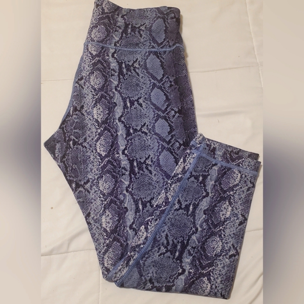 Nwnt Victoria's Secret  On Point Snakeskin High Rise Leggings. Size 12